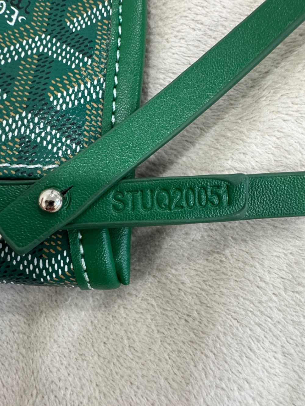 Green Designer Hand Purse - Picture 5 of 5